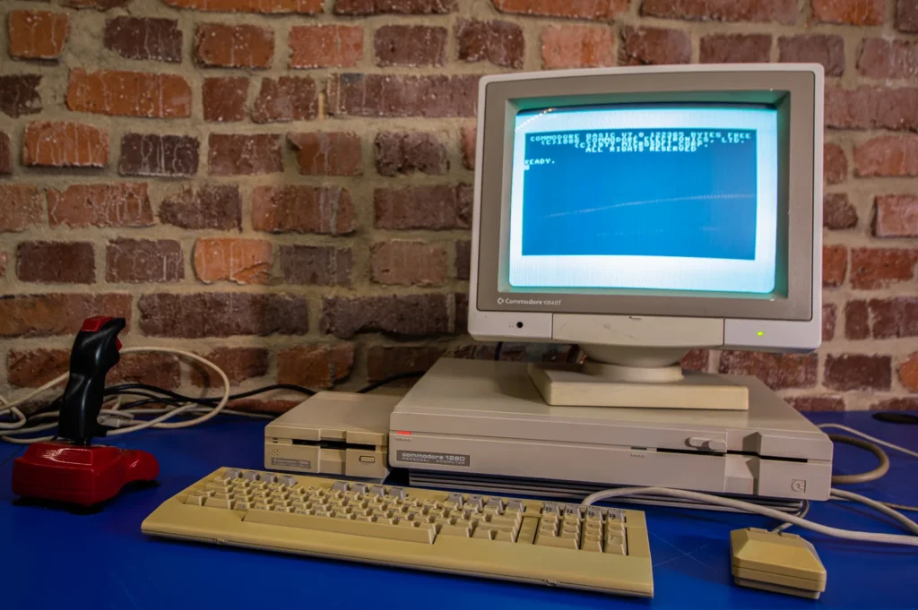 Wynajem sprzętu retro — retro komputer z klasyczną grą na imprezę, SMOK Opole