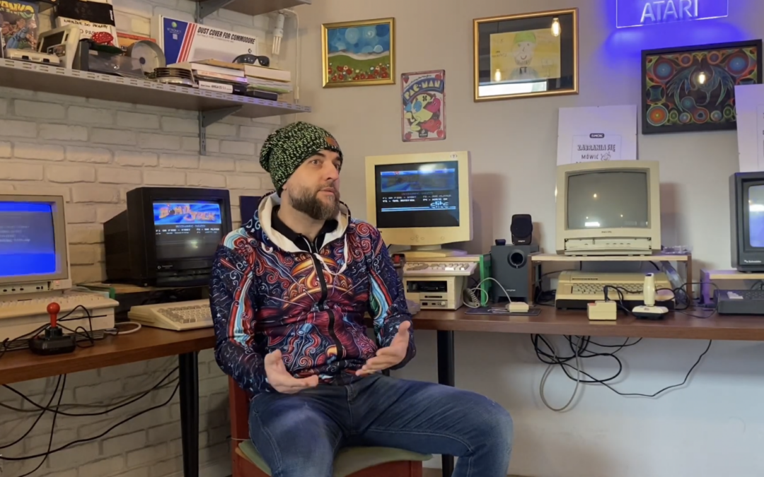 Demoscener Yugorin wśród retro komputerów w muzeum SMOK w Opolu